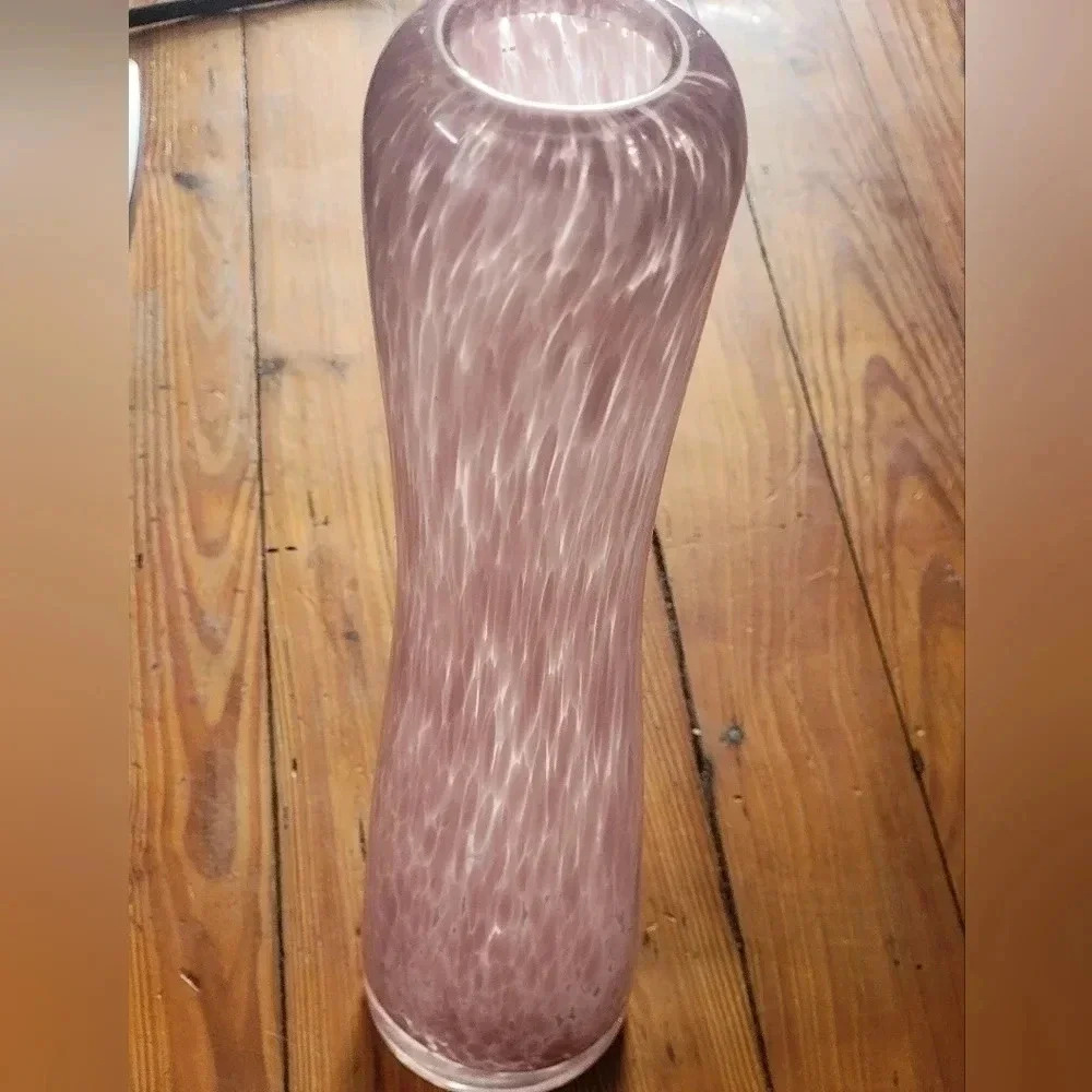 Beautiful Vintage pastel lavender bubble art glass vase!Unmarked! Price is for 1